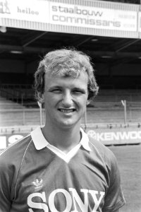 Persdag AZ 67 32, 33 Fokke Zwart, kop, 34, 35 Henrik Eigenbord , kop, Bestanddeelnr 932-2656