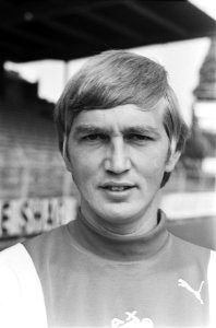 Persdag Ajax nr 25, 26 Roy Clarke (kop), nr 27, 28 Wim Meutstege (kop), Bestanddeelnr 929-8304
