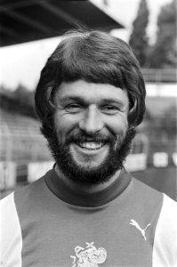 Persdag Ajax nr 29, 30 Freek Lamain (kop), nr 31, 32 Hans Erkens (kop), Bestanddeelnr 929-8303