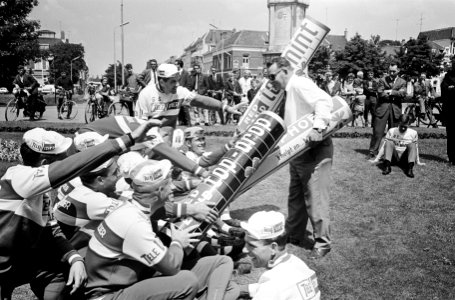 Persconferentie Tour de France ploeg in Breda, Bestanddeelnr 916-5261 photo