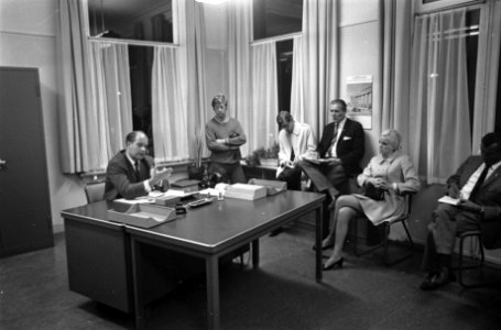 Persconferentie van hoofdinspecteur Valken op de Overtoom, Bestanddeelnr 921-5906
