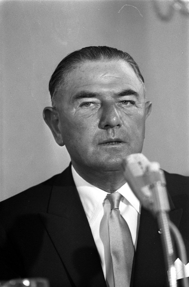 Persconferentie Verolme-NDSM in Den Haag . C. Verolme, Bestanddeelnr 921-4986