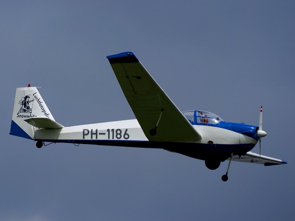 PH-1186, Scheibe SF-25C Falke CN 44181 at Hilversum Airport (ICAO EHHV), photo-16