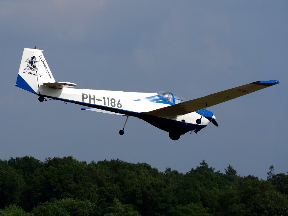 PH-1186, Scheibe SF-25C Falke CN 44181 at Hilversum Airport (ICAO EHHV), photo-21