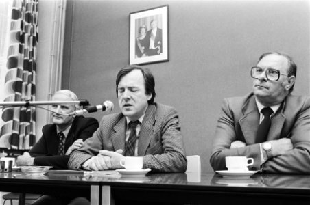 Persconferentie van de landelijk officier voor de opsporing van oorlogsmisdaden,, Bestanddeelnr 931-5658