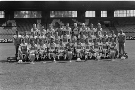Persdag Ajax elftal foto, Bestanddeelnr 934-0326