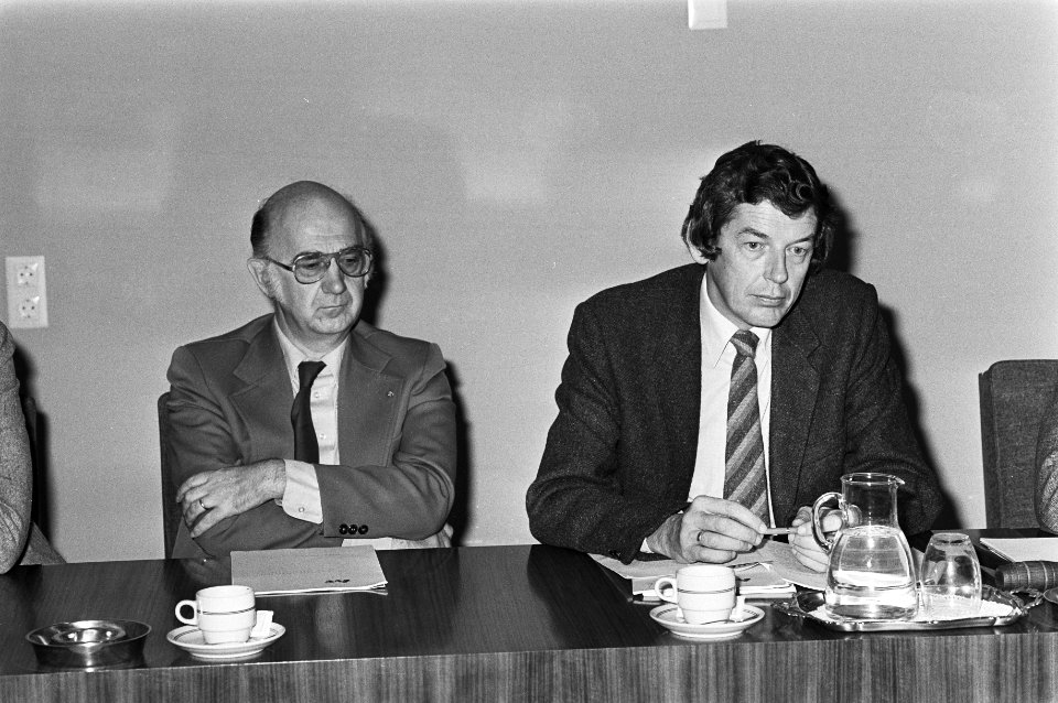 Persconferentie van de FNV in het SER-gebouw in Den Haag over knelpunten op de , Bestanddeelnr 930-4744