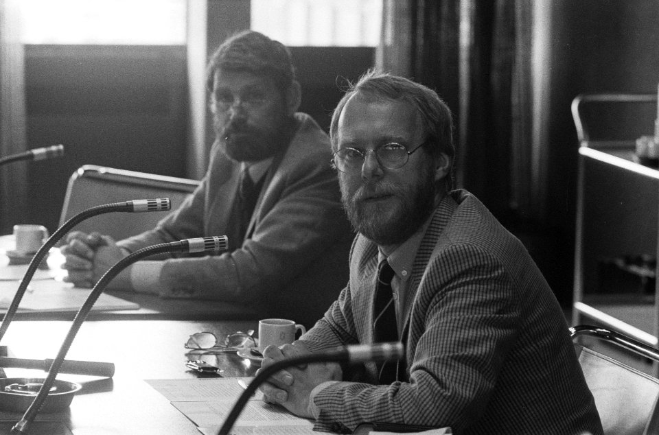 Persconferentie van bestuur Ziekenfonds Amsterdam en omstreken de Vries en de Ho, Bestanddeelnr 933-7140