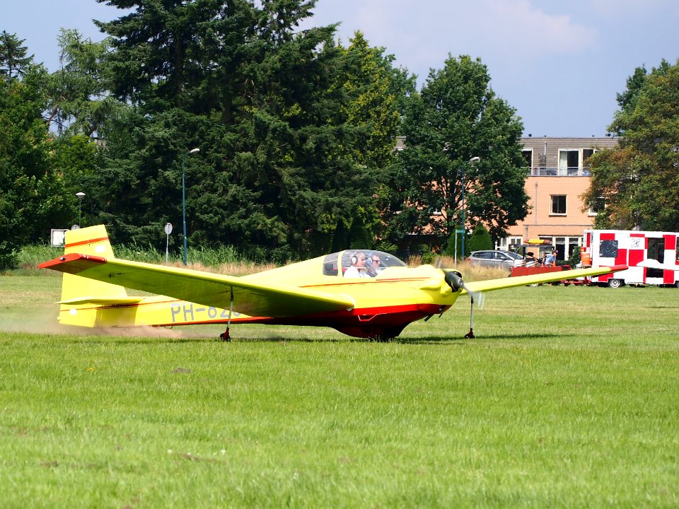 PH-826 Scheibe SF 25 B, at Hilversum Airport (ICAO EHHV), photo-09