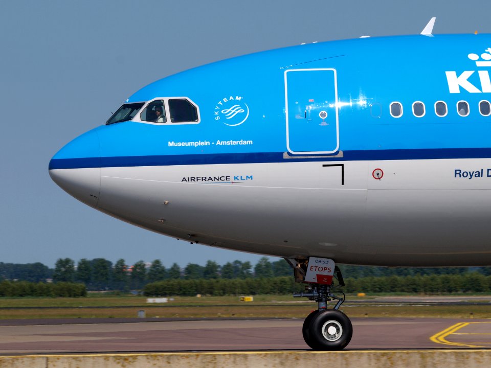 PH-AON KLM Royal Dutch Airlines Airbus A330-203 - cn 925 taxiing 21july2013 pic-004