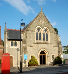 Petersfield United Reformed Church, College Street, Petersfield (July 2019) (2)