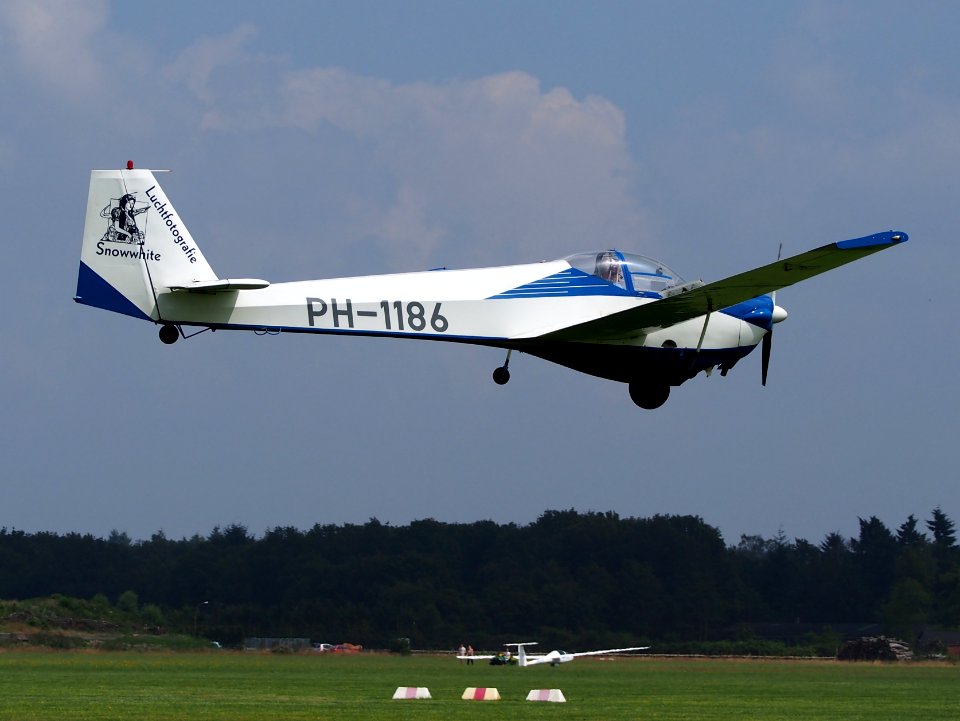 PH-1186, Scheibe SF-25C Falke CN 44181 at Hilversum Airport (ICAO EHHV), photo-14