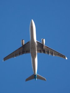 PH-AOM take-off from Schiphol