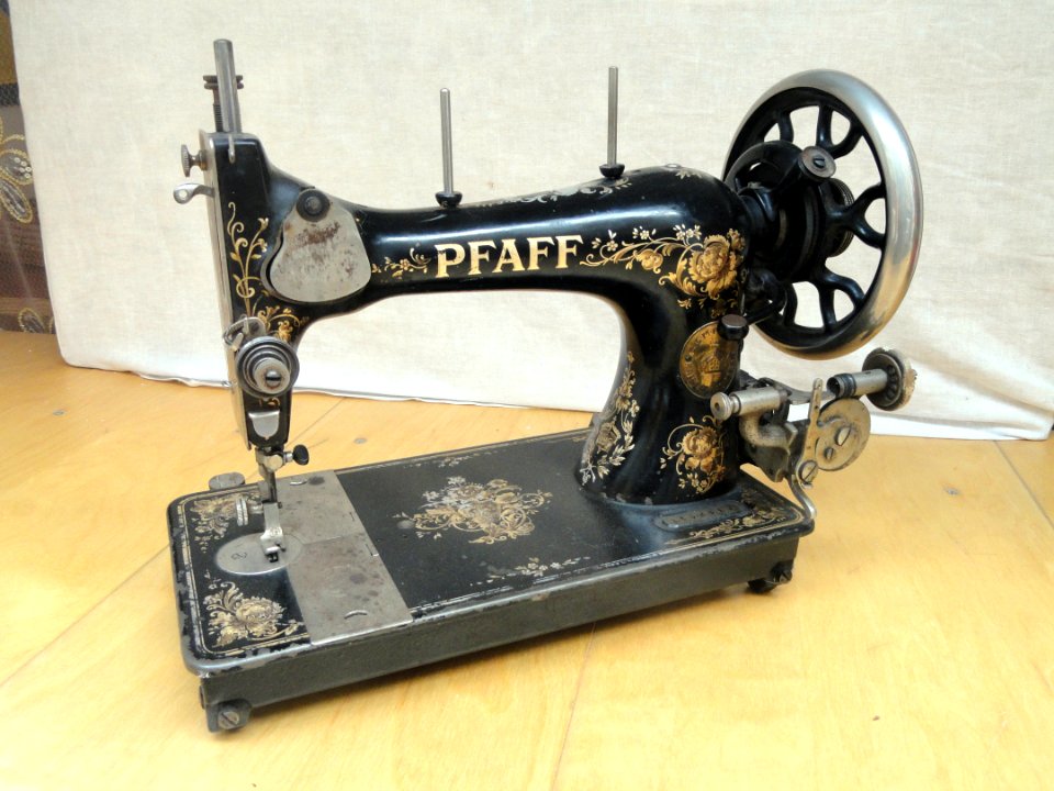 Pfaff sewing machine - Chalon sur Saône - DSC06139
