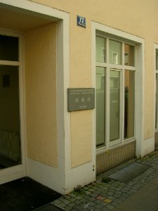 Pfahlstr 17 Eichstätt -Eingang mit Stolperstein