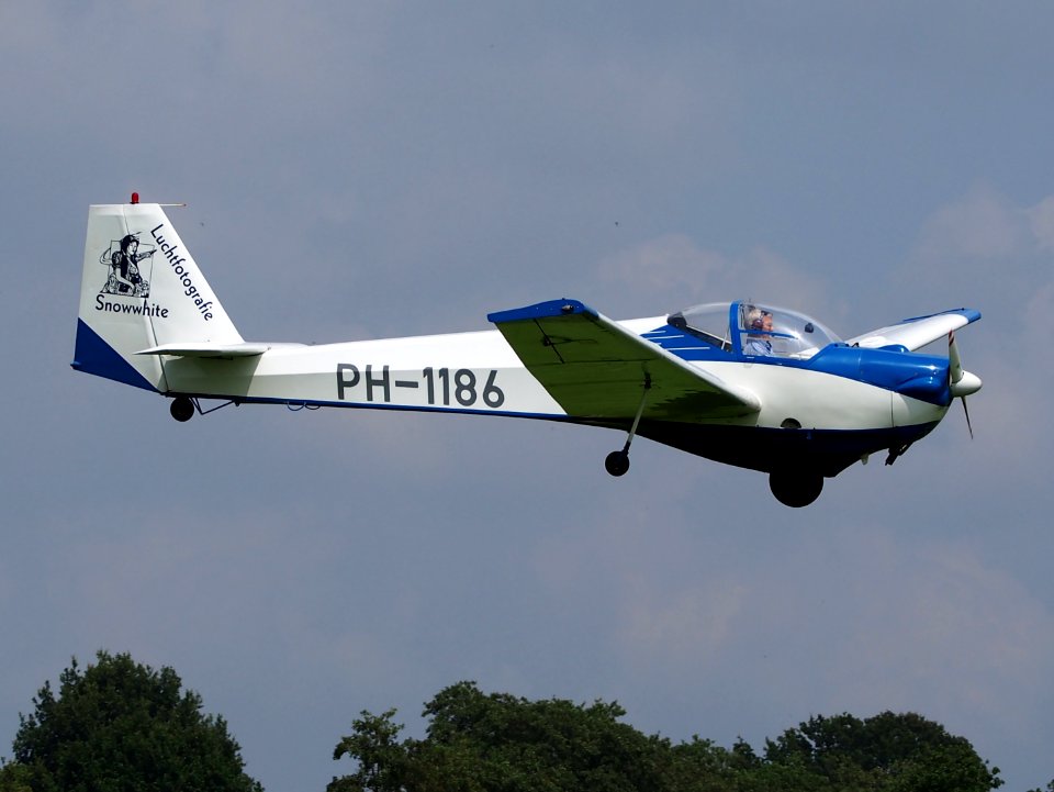 PH-1186, Scheibe SF-25C Falke CN 44181 at Hilversum Airport (ICAO EHHV), photo-12