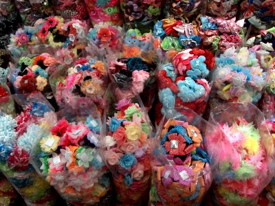 Petits noeuds pour les cheveux - marché de Ho Chi Minh photo