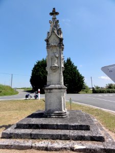 Petit-Niort (Mirambeau, Charente-Maritime) Croix des Graves, face ouest