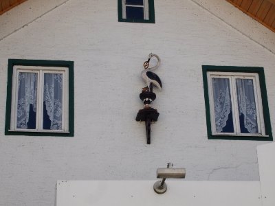 Pforzen Kaufbeurer Strasse Baeckerzeichen