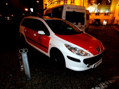 Peugeot Feuerwehr Saarbrucken by night pic1