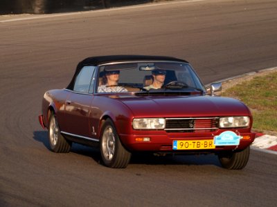 Peugeot 504 Cabriolet B 12 dutch licence registration 90-TB-BR pic2