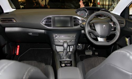 Peugeot 308 Cielo interior