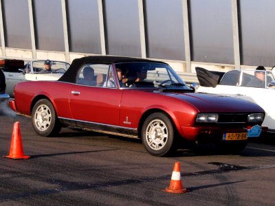 Peugeot 504 Cabriolet B 12 dutch licence registration 90-TB-BR pic1
