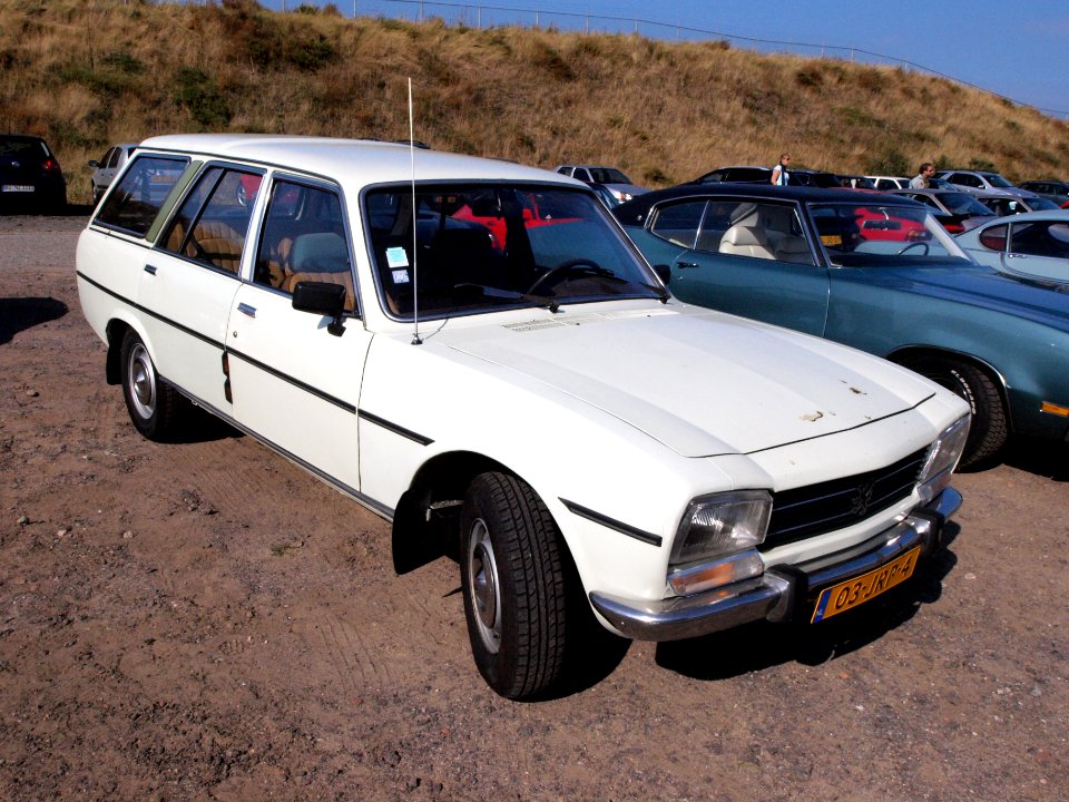 Peugeot 504 FAMILIALE D dutch licence registration 03-JRP-4 pic3