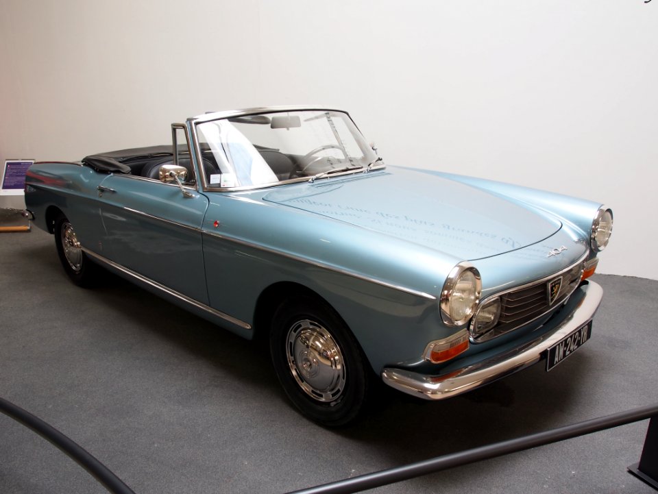 Peugeot 404 Cabriolet de Musée de l'aventure Peugeot