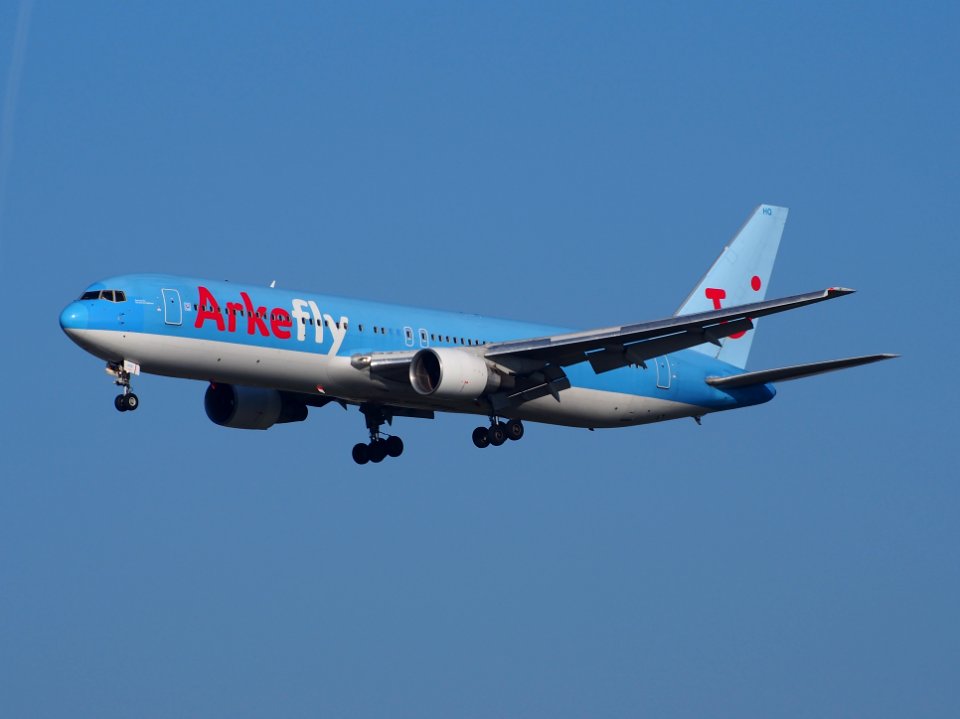 PH-AHQ ArkeFly Boeing 767-383(ER), landing at Schiphol (AMS - EHAM), Netherlands, pic2