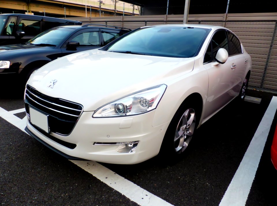 Peugeot 508 Sedan front