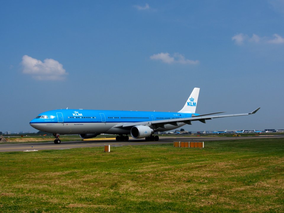 PH-AKE KLM Royal Dutch Airlines Airbus A330-303 - cn 1381 pic4