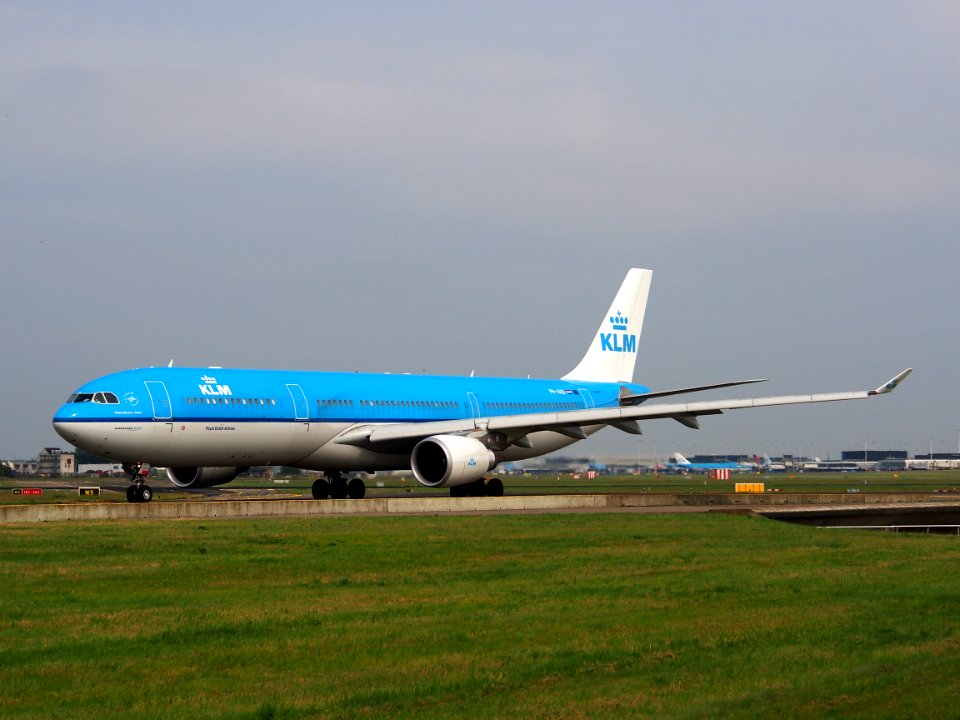 PH-AKB KLM Royal Dutch Airlines Airbus A330-303, 13 july 2013 pic2