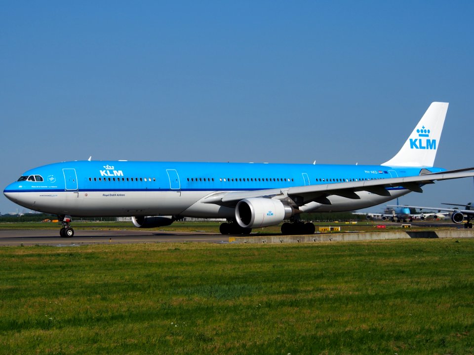 PH-AKD KLM Royal Dutch Airlines Airbus A330-303 - cn 1300, taxiing 21july2013 pic-002