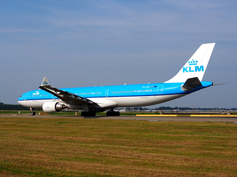 PH-AKE KLM Royal Dutch Airlines Airbus A330-303 - cn 1381 taxiing, 25august2013 pic-5