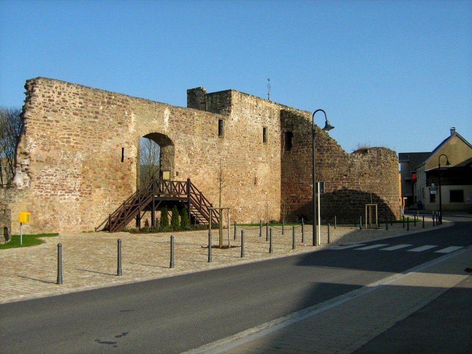 Pettingen Castle10
