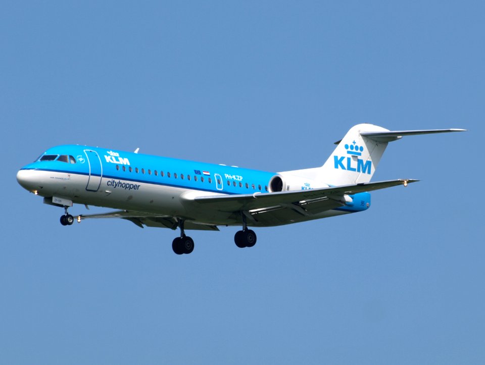 PH KZP KLM Cityhopper Fokker 70 pic2