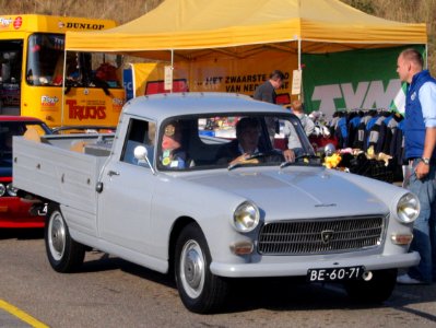 Peugeot 404 U8D dutch licence registration BE-60-71 pic2