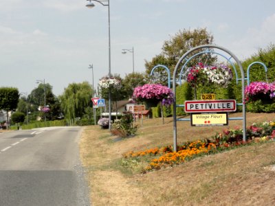 Petiville (Seine-Mar.) entrée