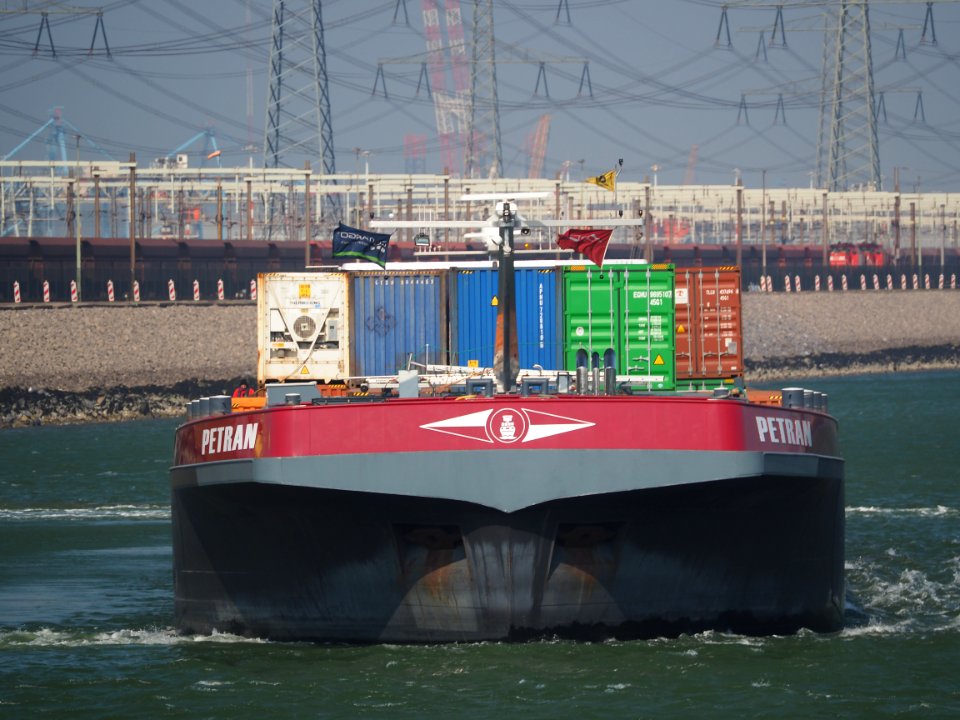 Petran ENI 02332322, Port of Rotterdam pic2