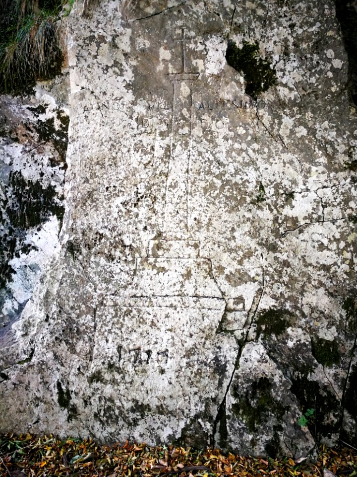 Petroglifo sul sentiero di Sant' Eufemia