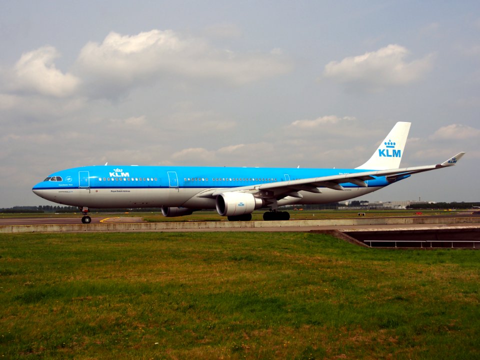 PH-AKB KLM Royal Dutch Airlines Airbus A330-303, 14 july 2013 pic1
