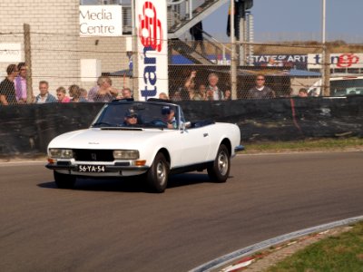 Peugeot 504 Cabriolet B31 dutch licence registration 56-YA-54 pic2