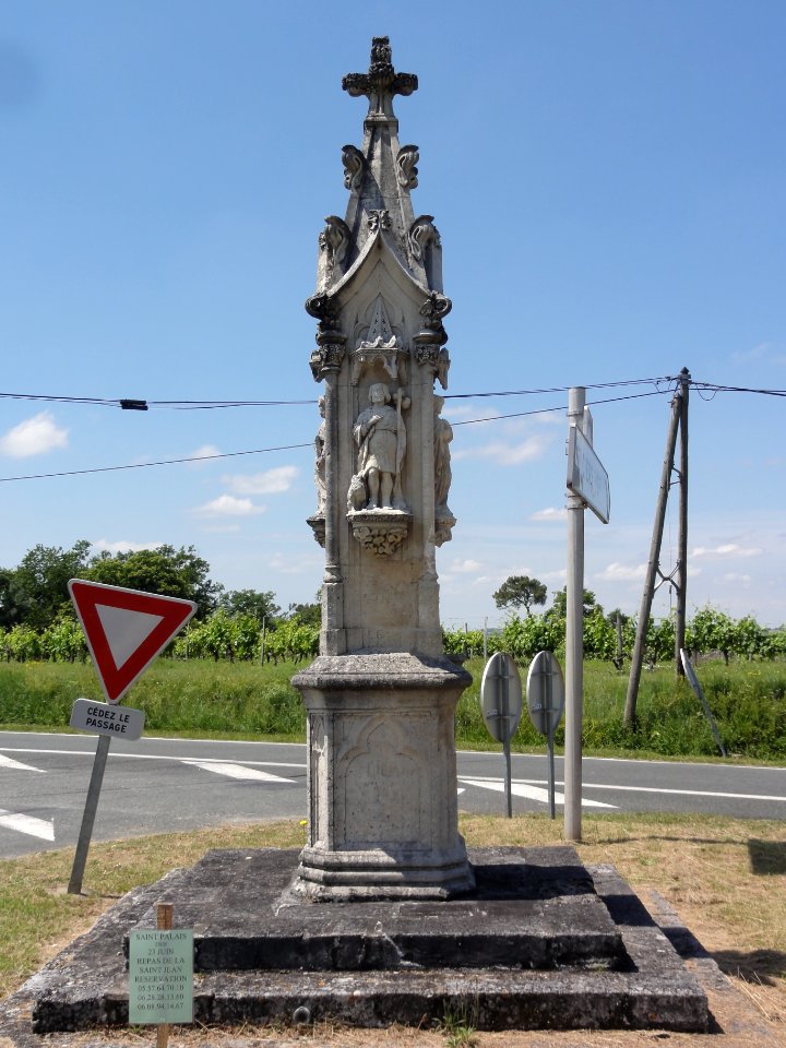 Petit-Niort (Mirambeau, Charente-Maritime) Croix des Graves, face est