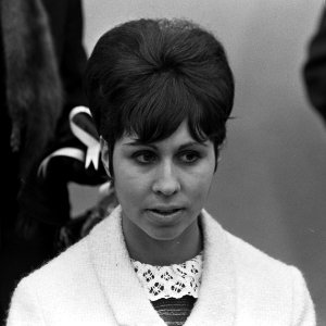 Petra Burka, de Canadese kunstschaatskampioene, Bestanddeelnr 918-3774 (cropped)