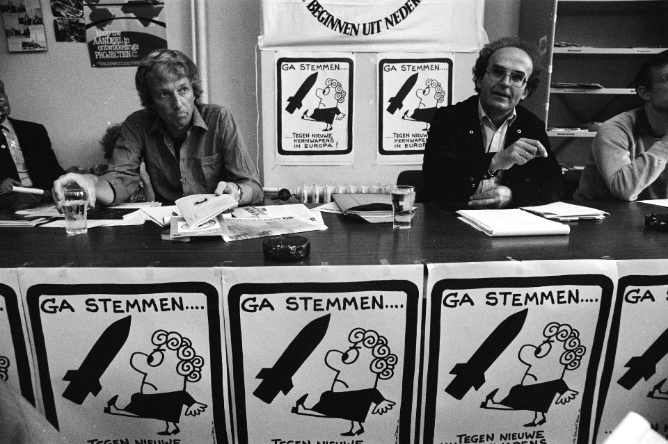 Persconferentie IKV over stemadvies ( Den Haag ) 10, 11 voorzitter Ben ter Vee, Bestanddeelnr 932-2843
