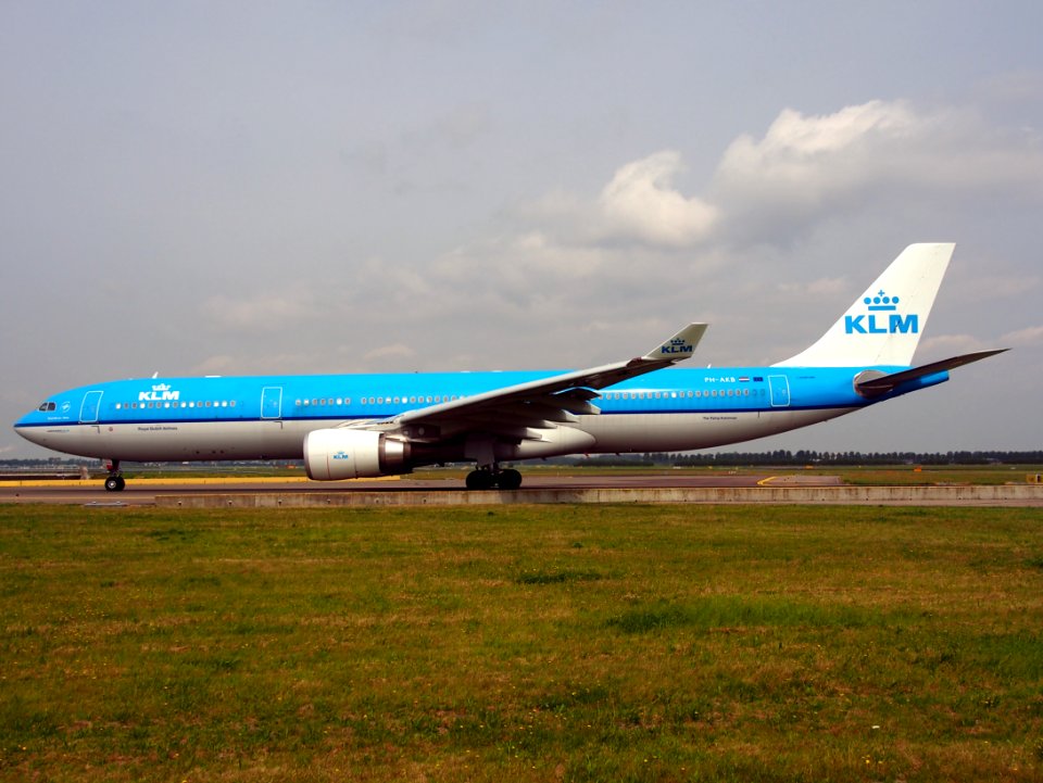 PH-AKB KLM Royal Dutch Airlines Airbus A330-303, 14 july 2013 pic3