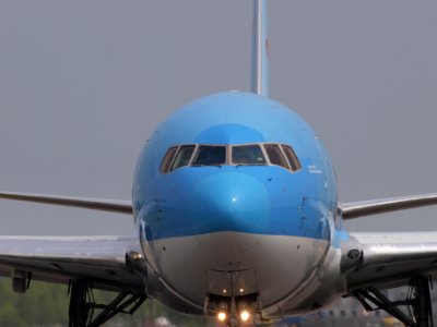PH-AHQ ArkeFly Boeing 767-383(ER) - cn 24477 taxiing 14july2013 pic-001
