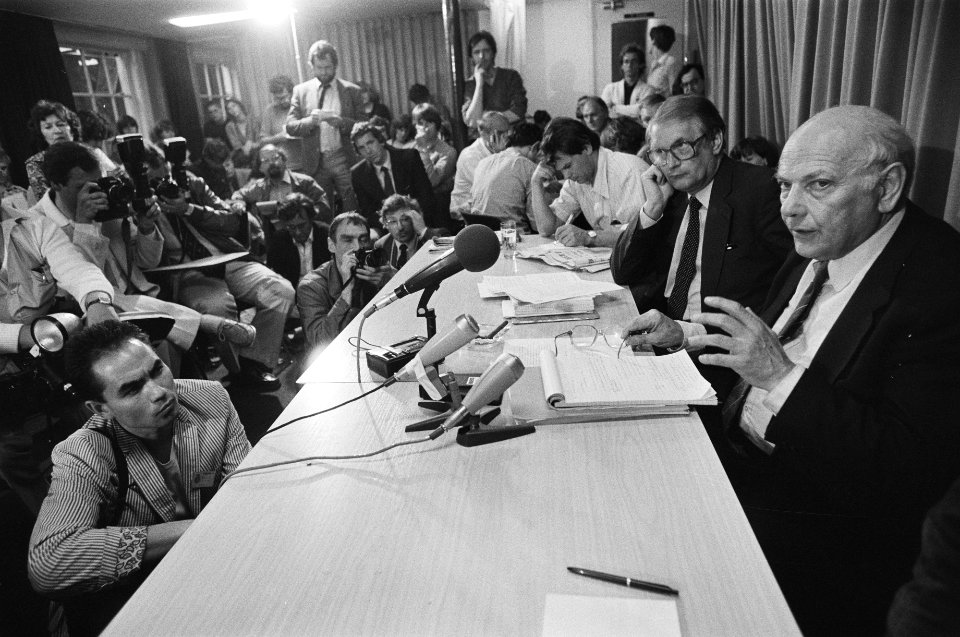 Persconferentie door Den Uyl en Meyer overzicht persconferentie rechts Den Uyl , Bestanddeelnr 932-1567