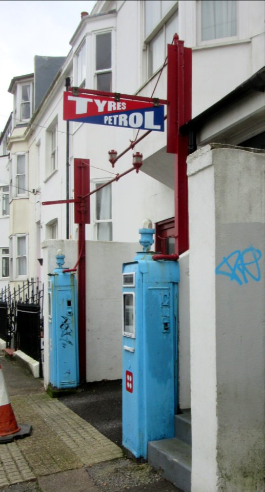 Petrol Pumps at 19 Bath Street, West Hill, Brighton (December 2016) (1)